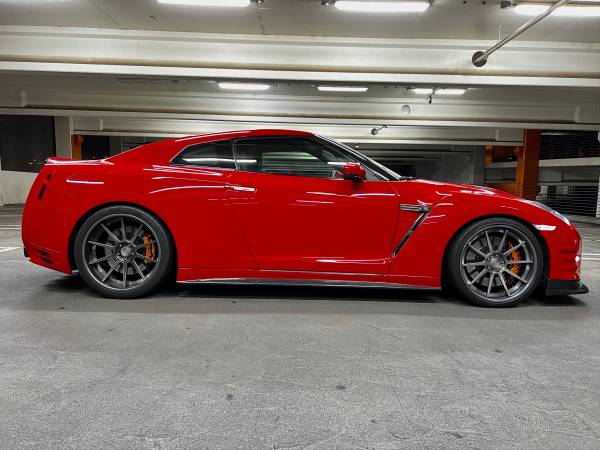 2012  Red Nissan GTR for Sale R35 - (CA)